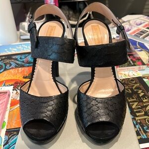 Very sexy good condition Reed Karloff matte black python open toe pumps